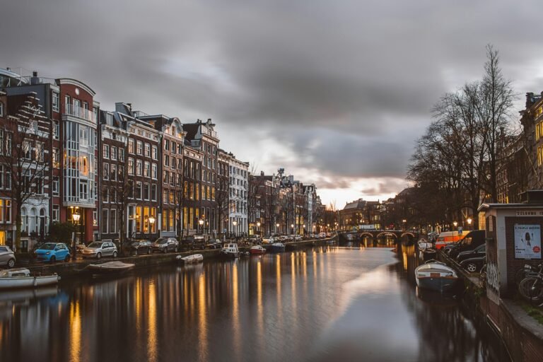 Best canal cruises in Amsterdam