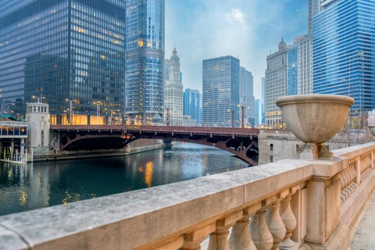 Best Things to Do in Chicago for First-Timers (In the Right Order)