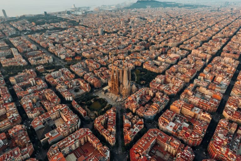 Barcelona in One Day: Sagrada Família, Park Güell & Old Town Itinerary
