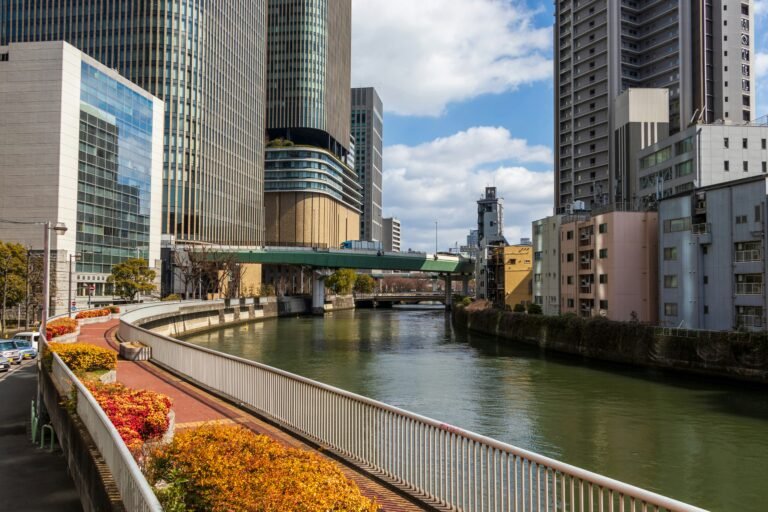 Chicago Riverwalk: Free Things to Do (Full Guide)