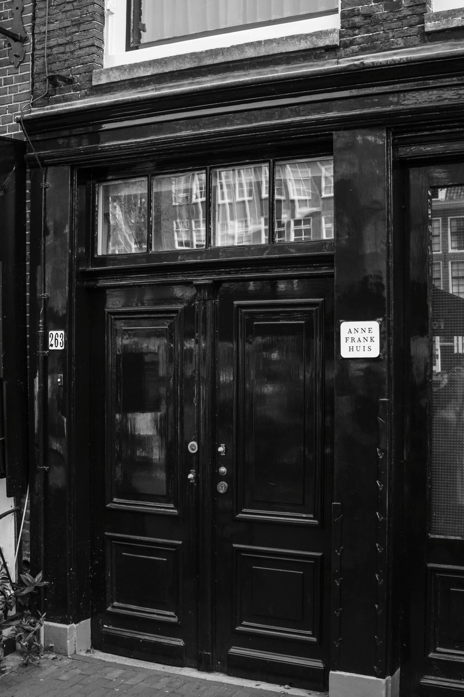 Anne Frank House Tickets: Book This Far Ahead or You Won’t Get In